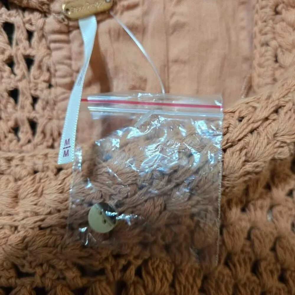 NWOT ✨FREE PEOPLE✨ Megan Crochet Top Size Medium in Coral with Open Back - Picture 9 of 9